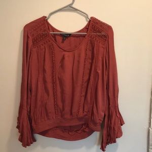 EXPRESS Bojo 3/4 sleeve blouse with ruffle sleeves